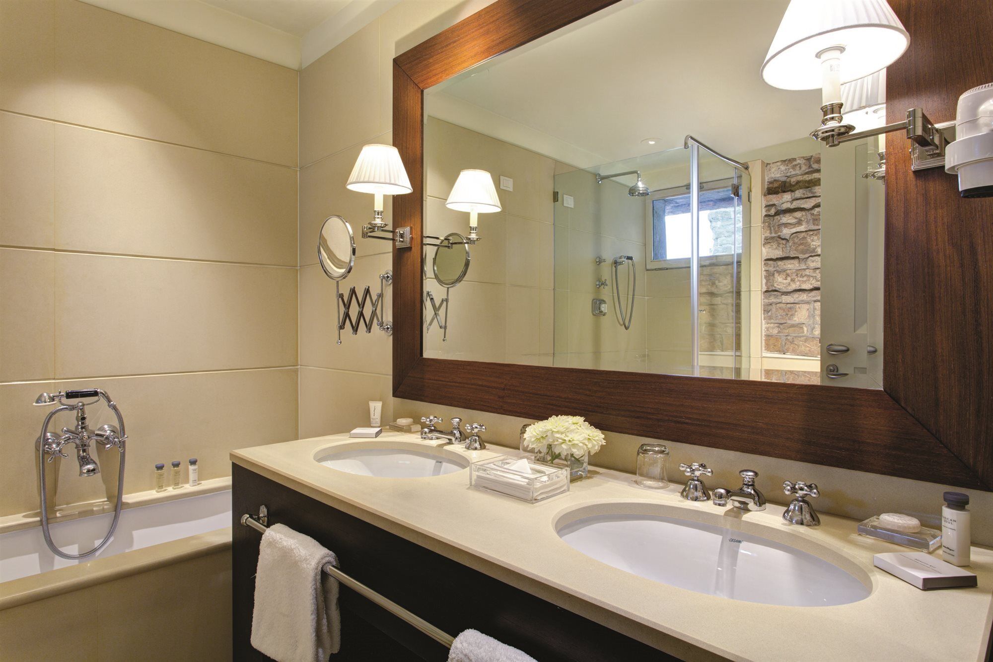 Gallery Art - Lungarno Collection Hotel Florenz